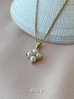 14K Gold Diamond Pearl Necklace, Minimalist Freshwater Clover Pearl Diamond Necklace, Geometric Floral Pearl Pendant Unique Jewelry Gift