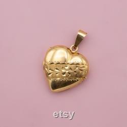 18k Stunning Estate gold locket locket in Italian gold Solid gold pendant Floral locket Heart shaped locket flower and love photo