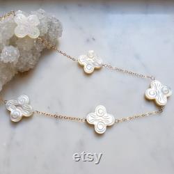 MADE TO ORDER Mother of Pearl Four Leaf Multi Flower Necklace in Gold, Lucky Shamrock Choker, Gift for Her