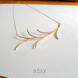 Nature inspired branch necklace in gold, Modern Nature lover Gift, Alternative bride jewelry for Woodland wedding