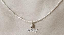 Pearl necklace with silver flower Short chain short pearl necklace pearl necklace with silver pendant gift for women length 42.5 cm