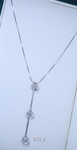 Solid 18K white Gold Necklace and unique Flower Shape Pendant Jewelry