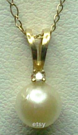 c204 Beautiful Classic Elegant Yellow 14k Gold Round Pearl Necklace Pendant